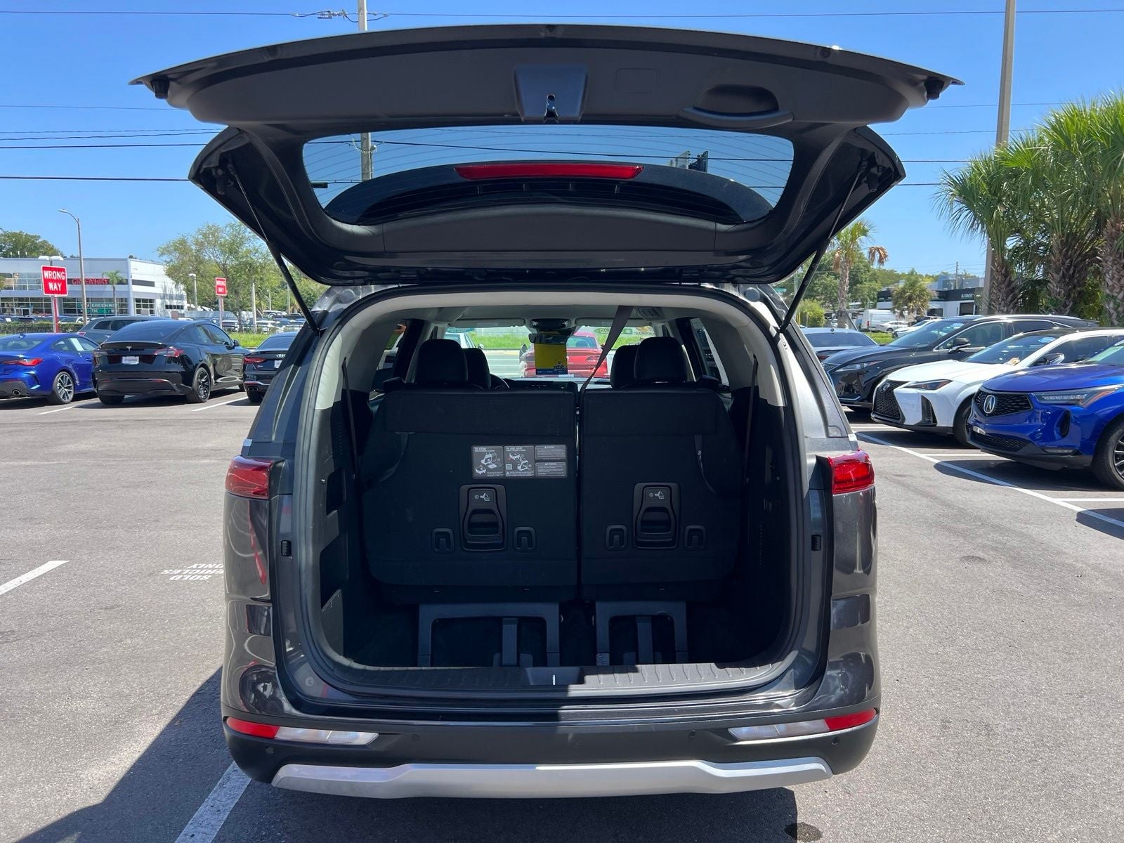 2024 Kia Carnival LX