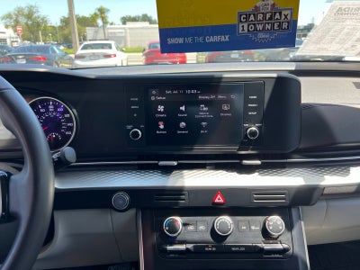 2024 Kia Carnival LX