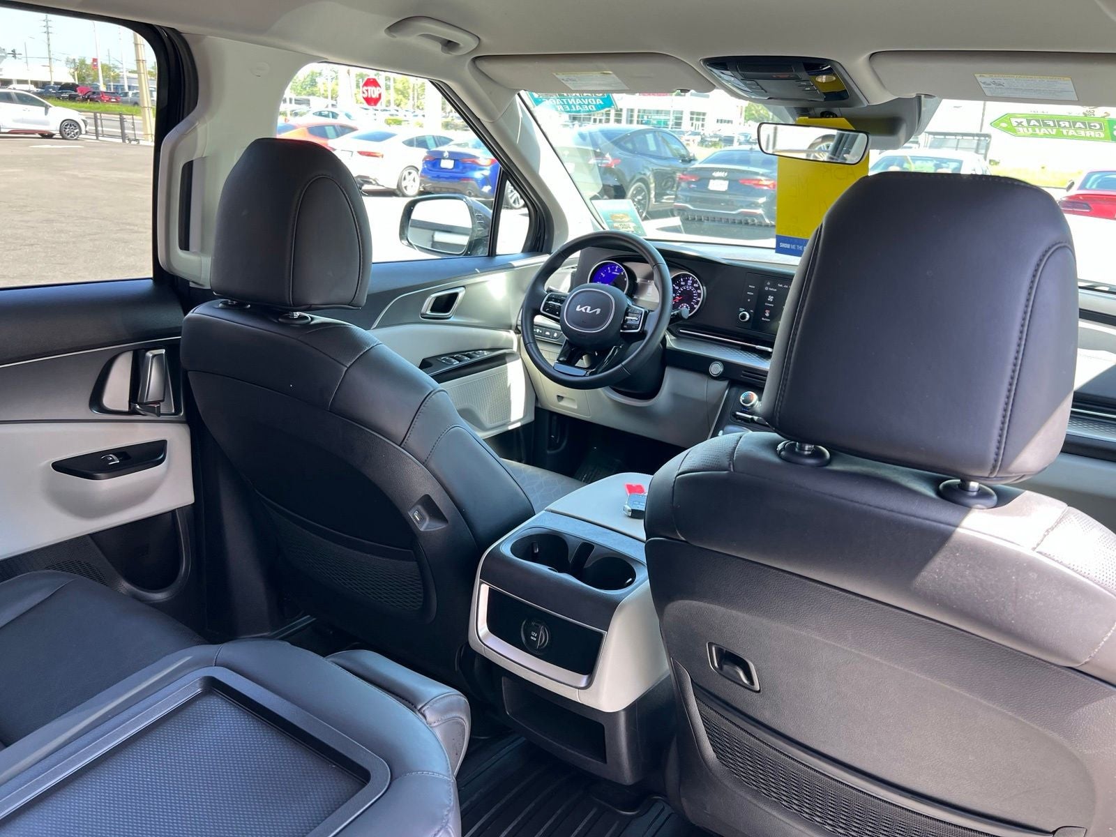 2024 Kia Carnival LX