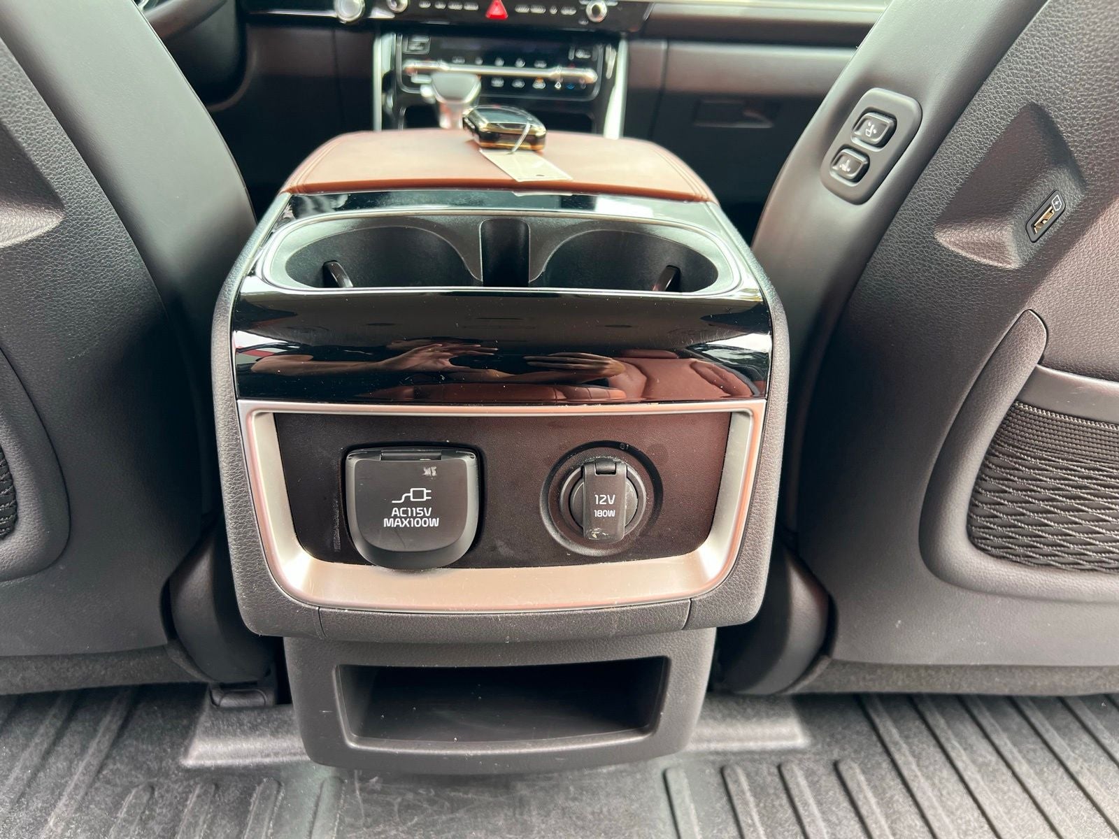 2024 Kia Carnival SX