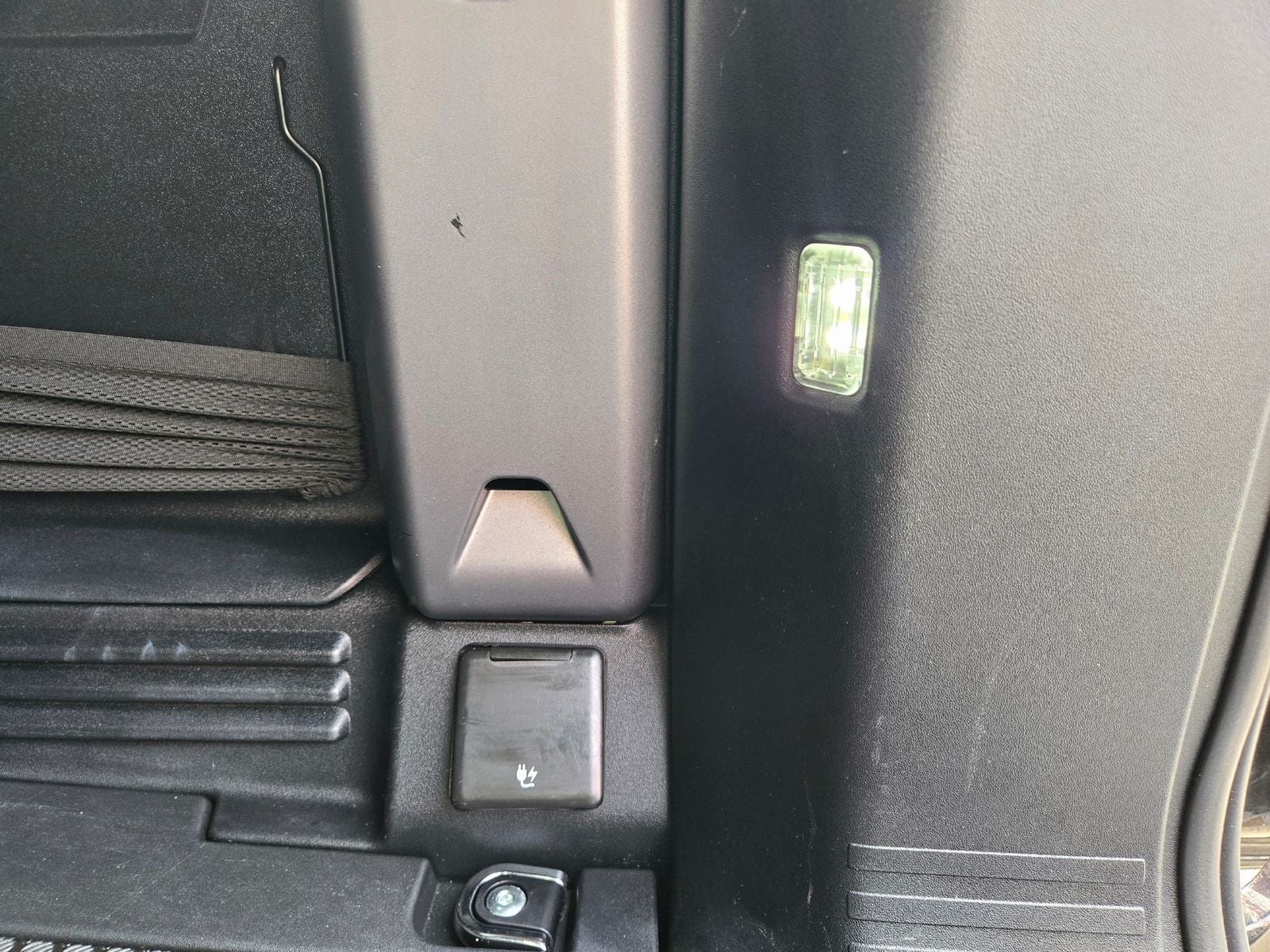 2025 Land Rover Defender 110 S