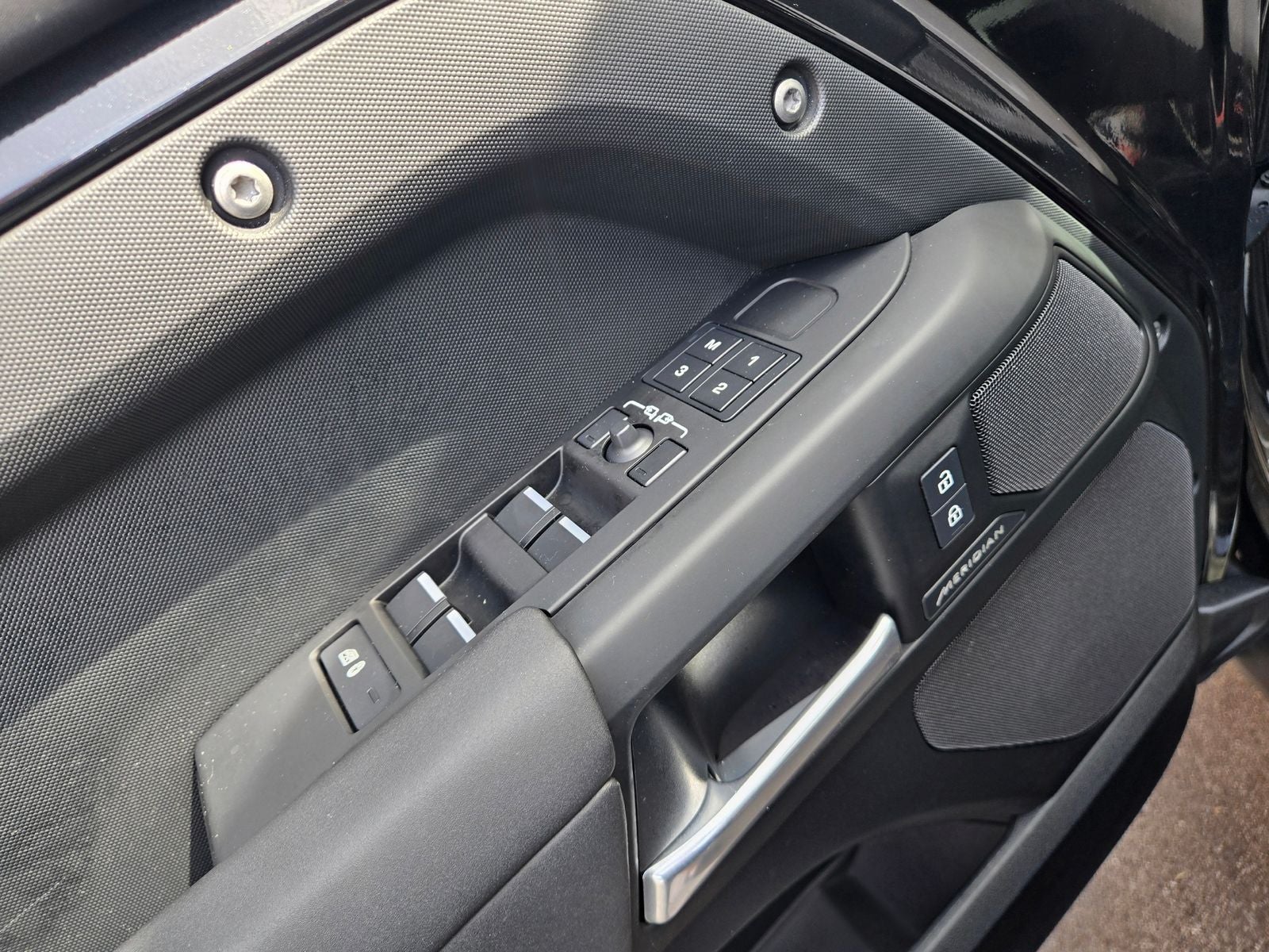 2025 Land Rover Defender 110 S