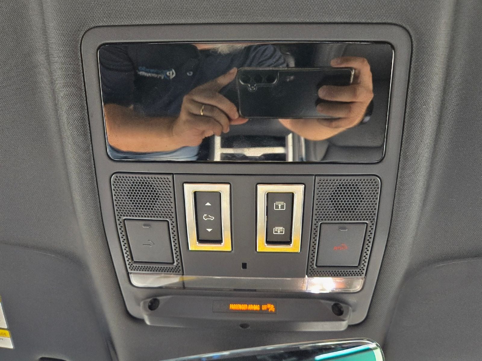 2025 Land Rover Defender 110 S