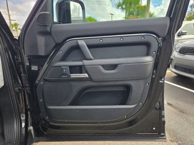 2025 Land Rover Defender 110 S