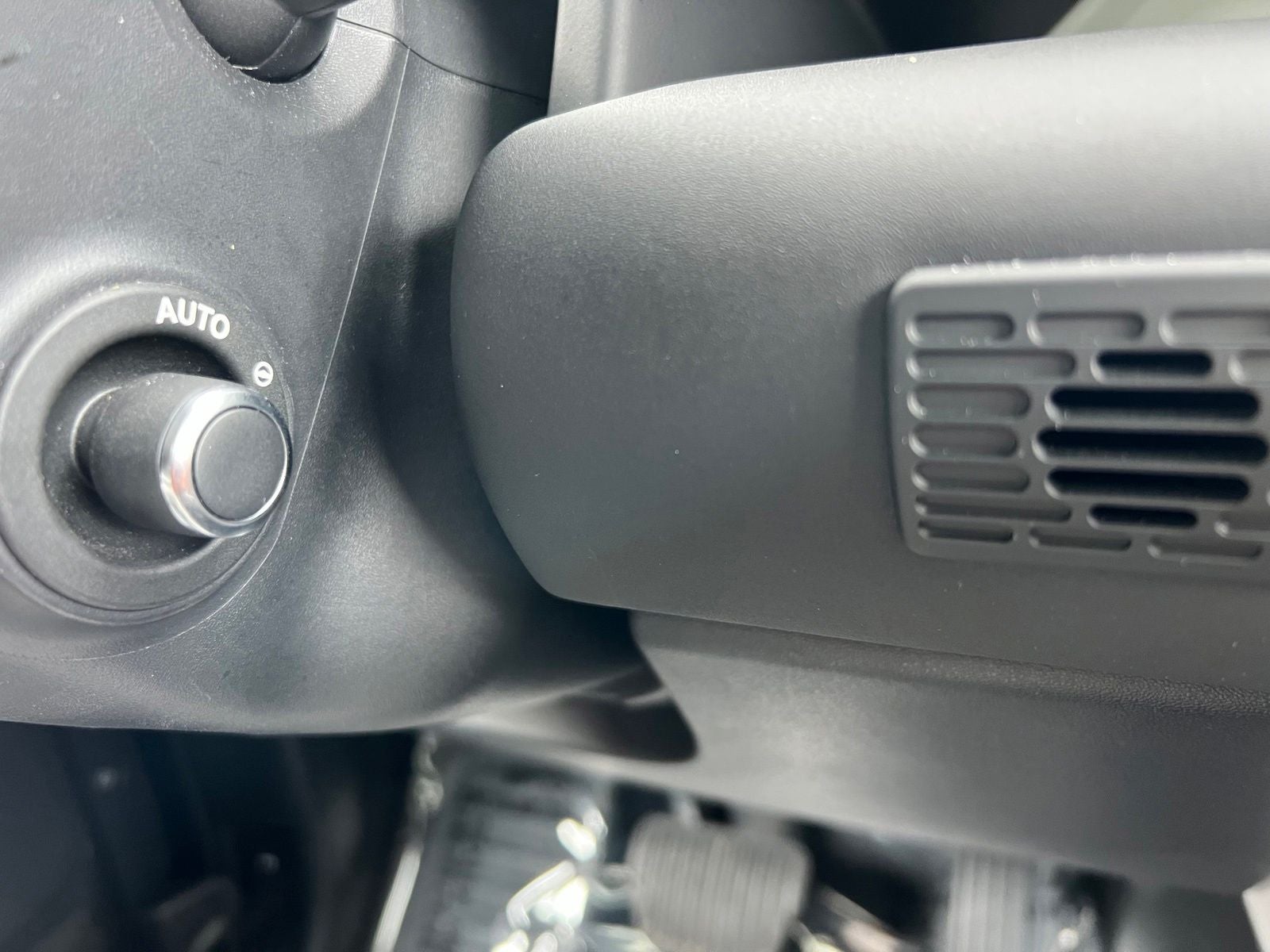 2025 Land Rover Defender 110 S