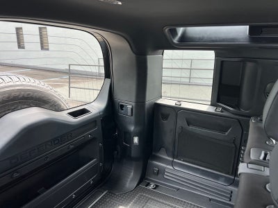2025 Land Rover Defender 110 S