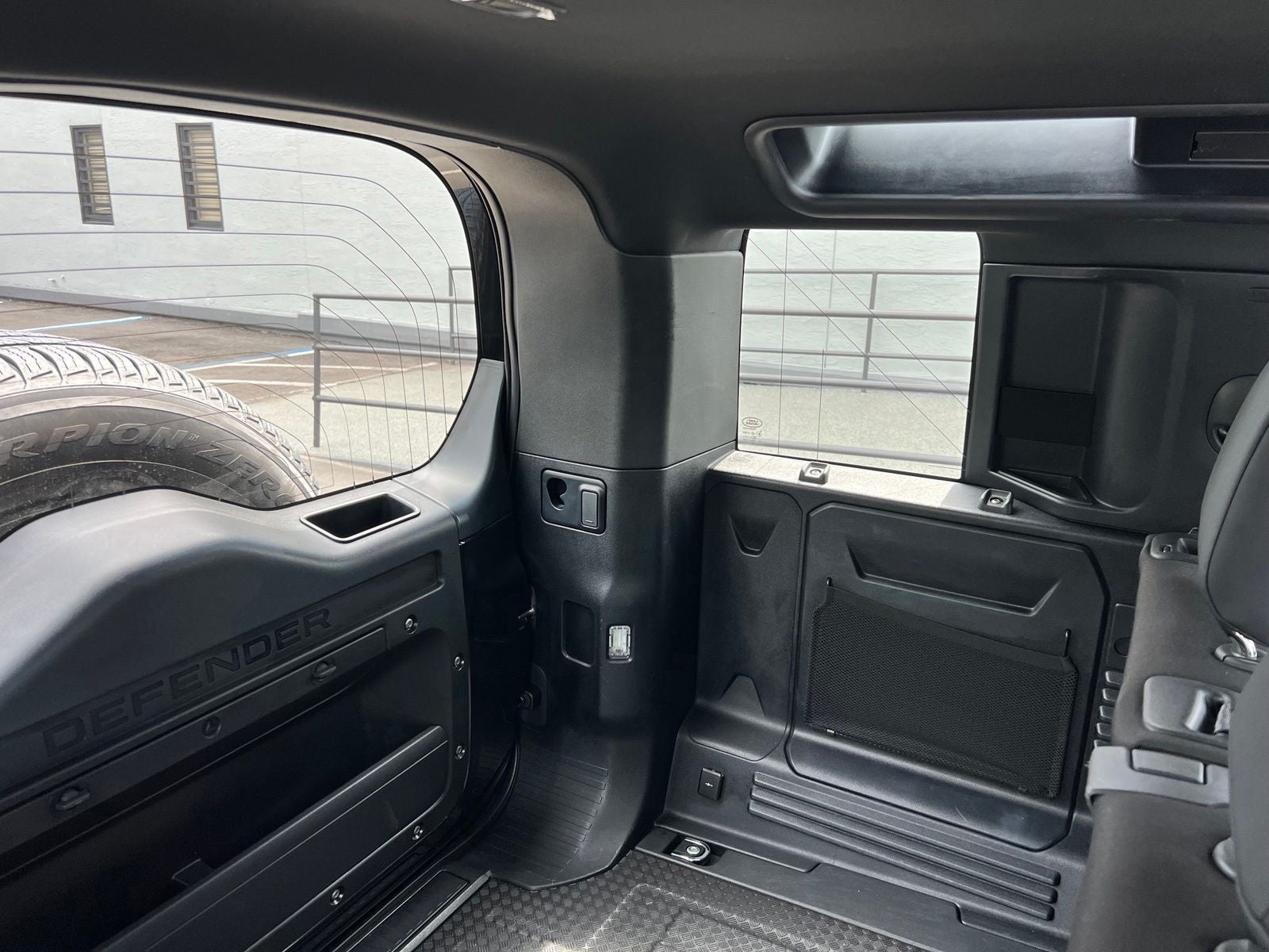2025 Land Rover Defender 110 S