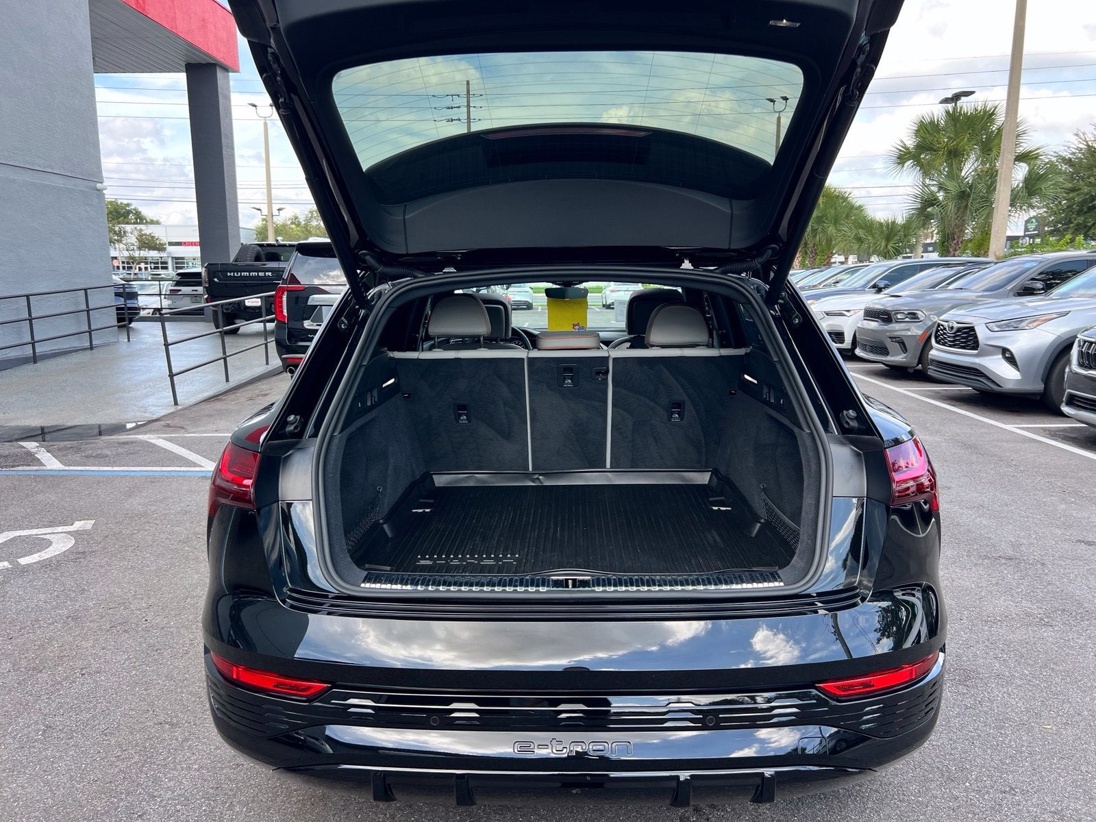 2024 Audi Q8 e-tron Prestige quattro