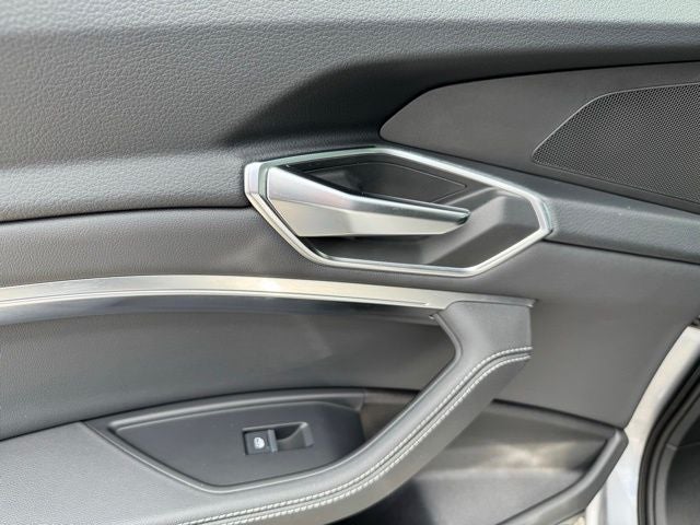 2022 Audi e-tron Premium quattro