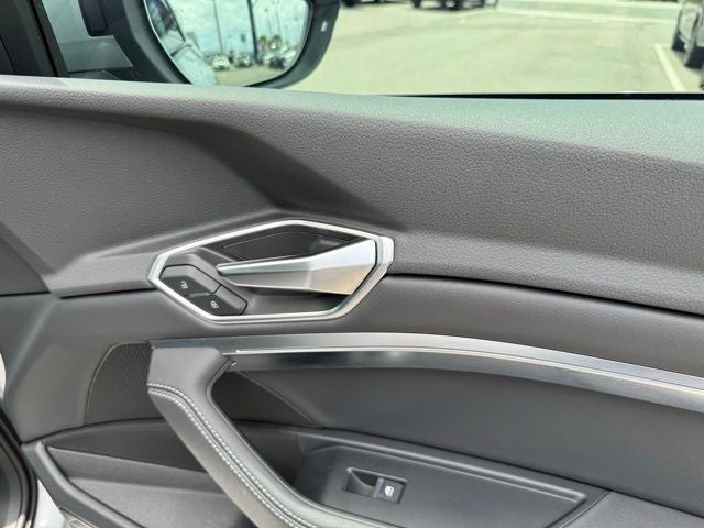 2022 Audi e-tron Premium quattro