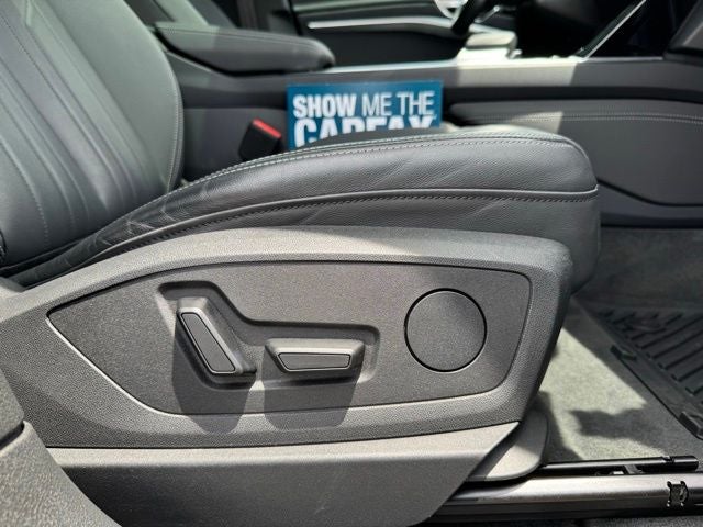 2022 Audi e-tron Premium quattro