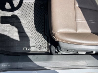 2024 Audi Q4 e-tron Premium Plus