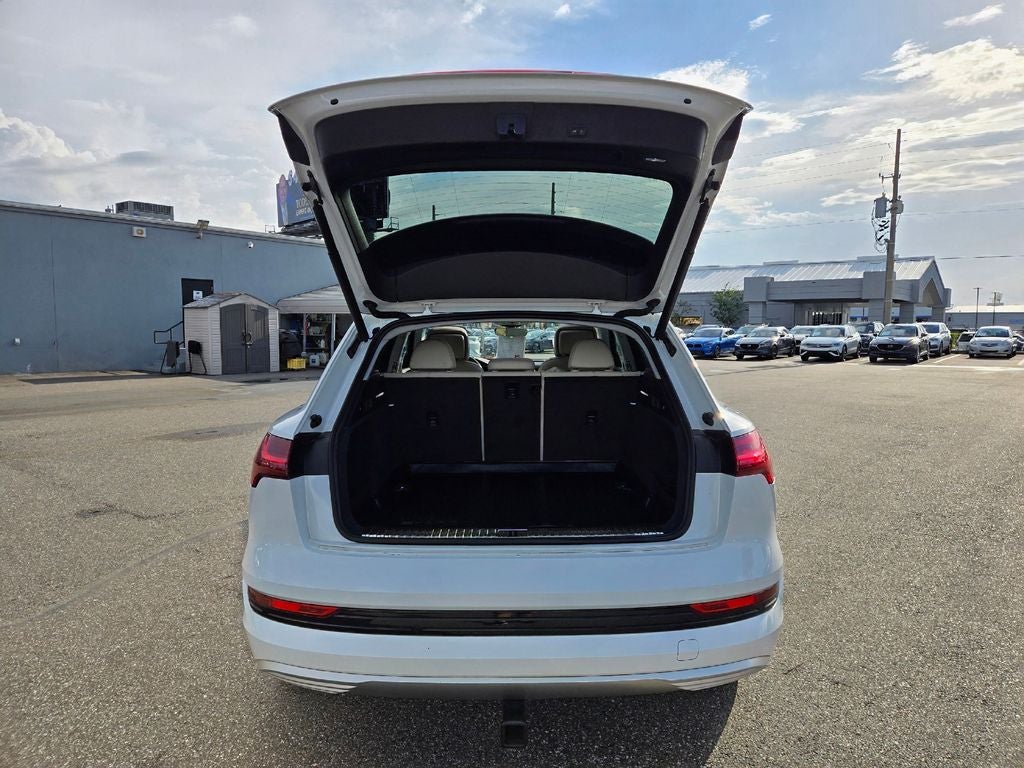 2019 Audi e-tron Premium Plus quattro