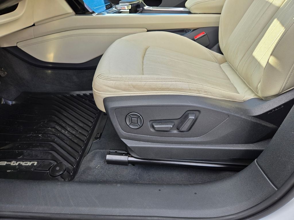 2019 Audi e-tron Premium Plus quattro