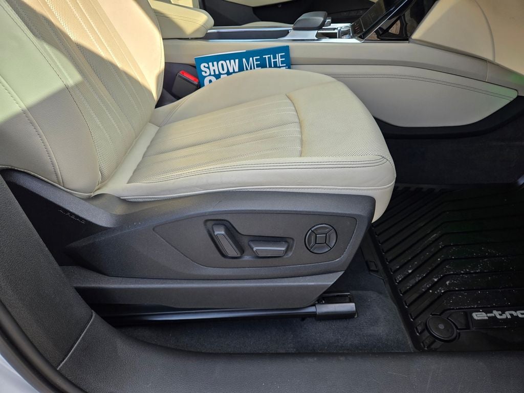 2019 Audi e-tron Premium Plus quattro