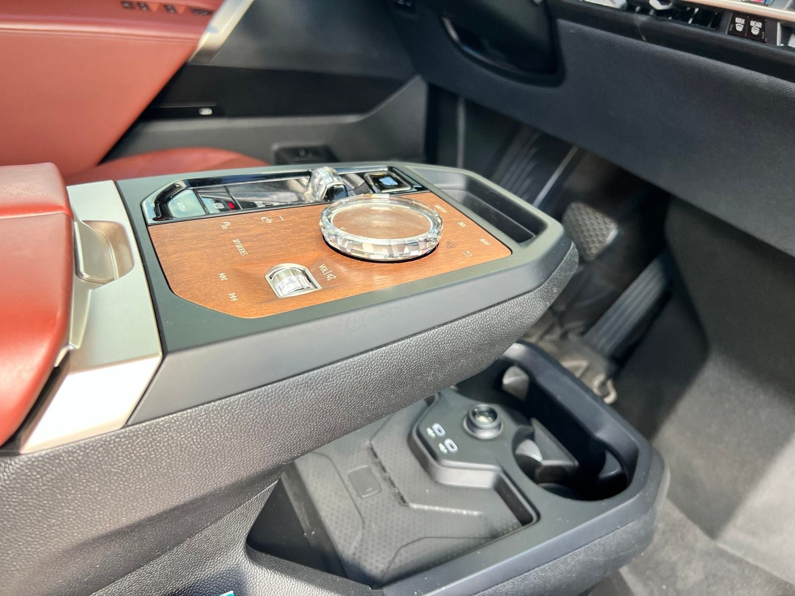 2024 BMW iX xDrive50
