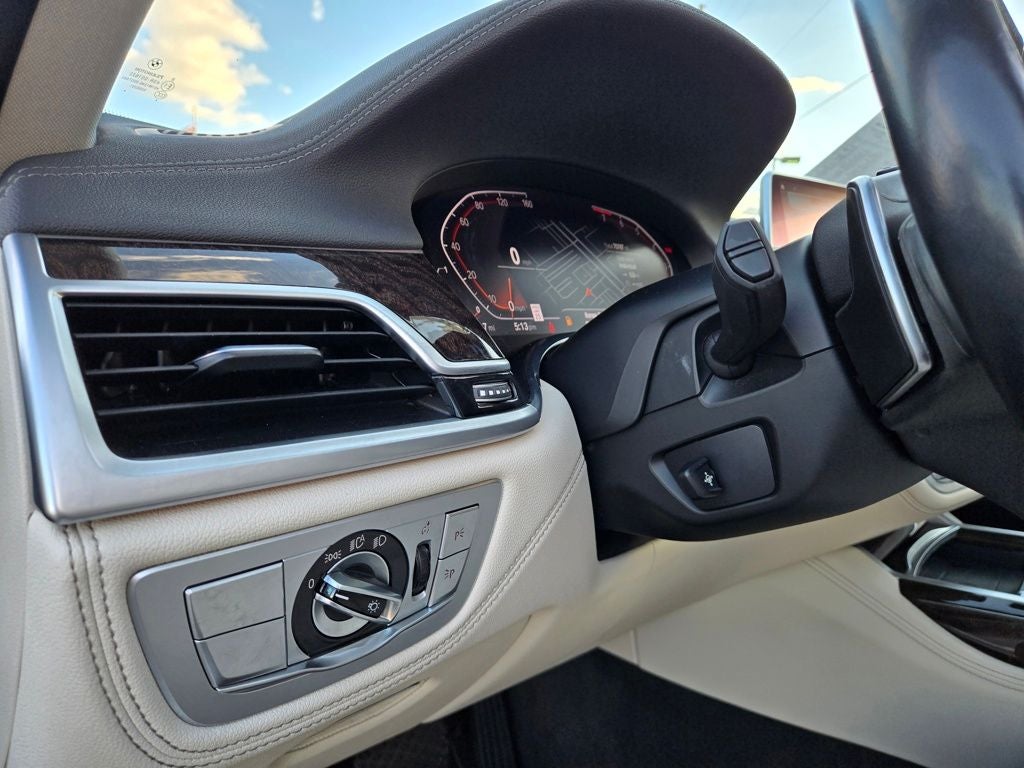 2020 BMW 7 Series 740i