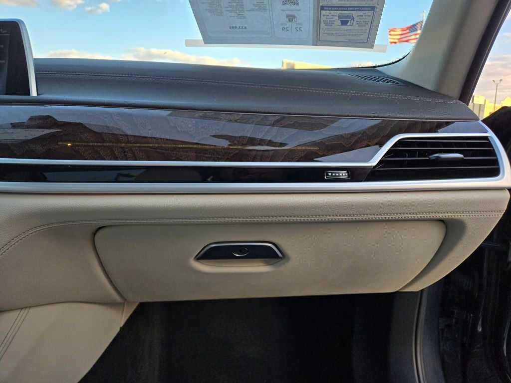 2020 BMW 7 Series 740i