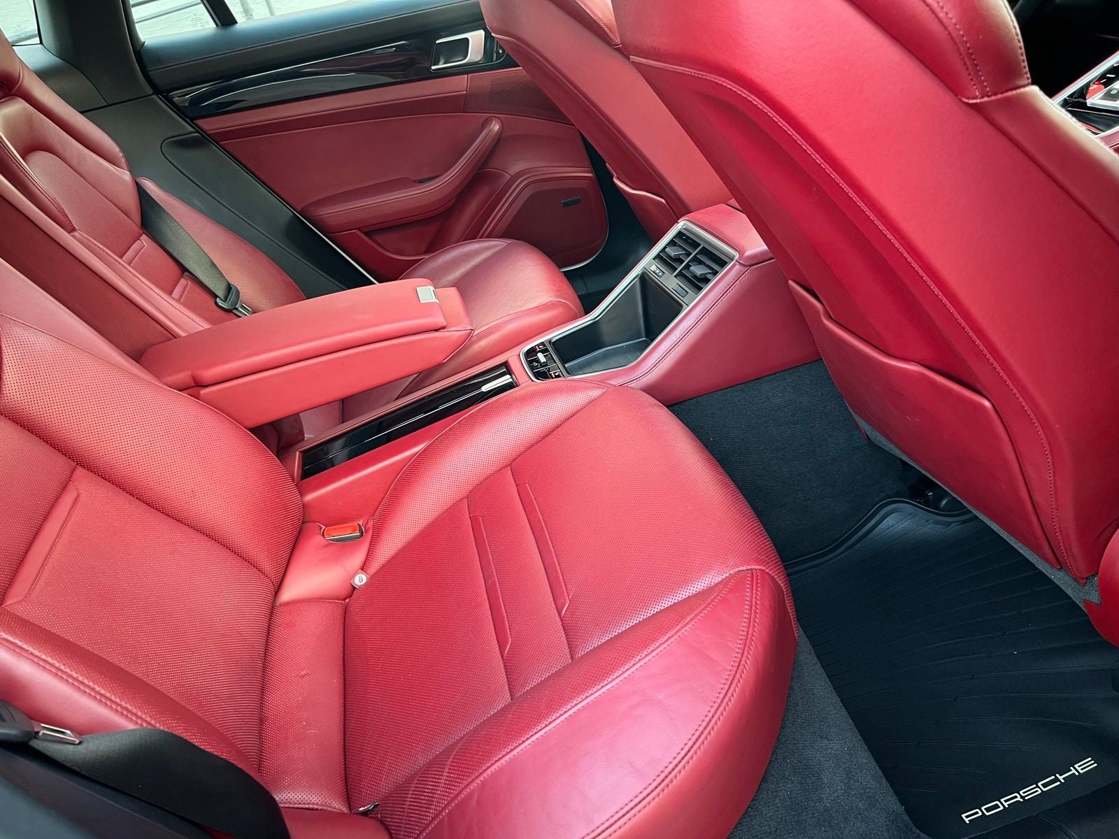 2018 Porsche Panamera 4S