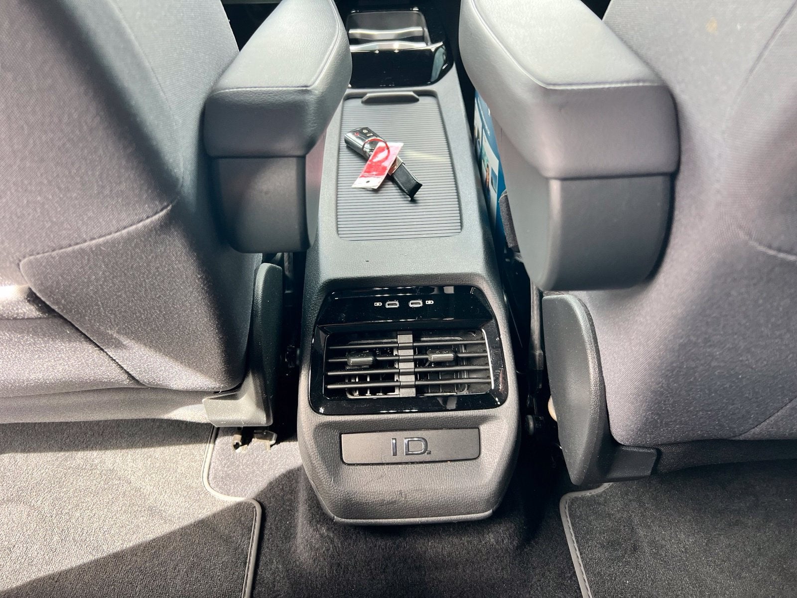2022 Volkswagen ID.4 Pro