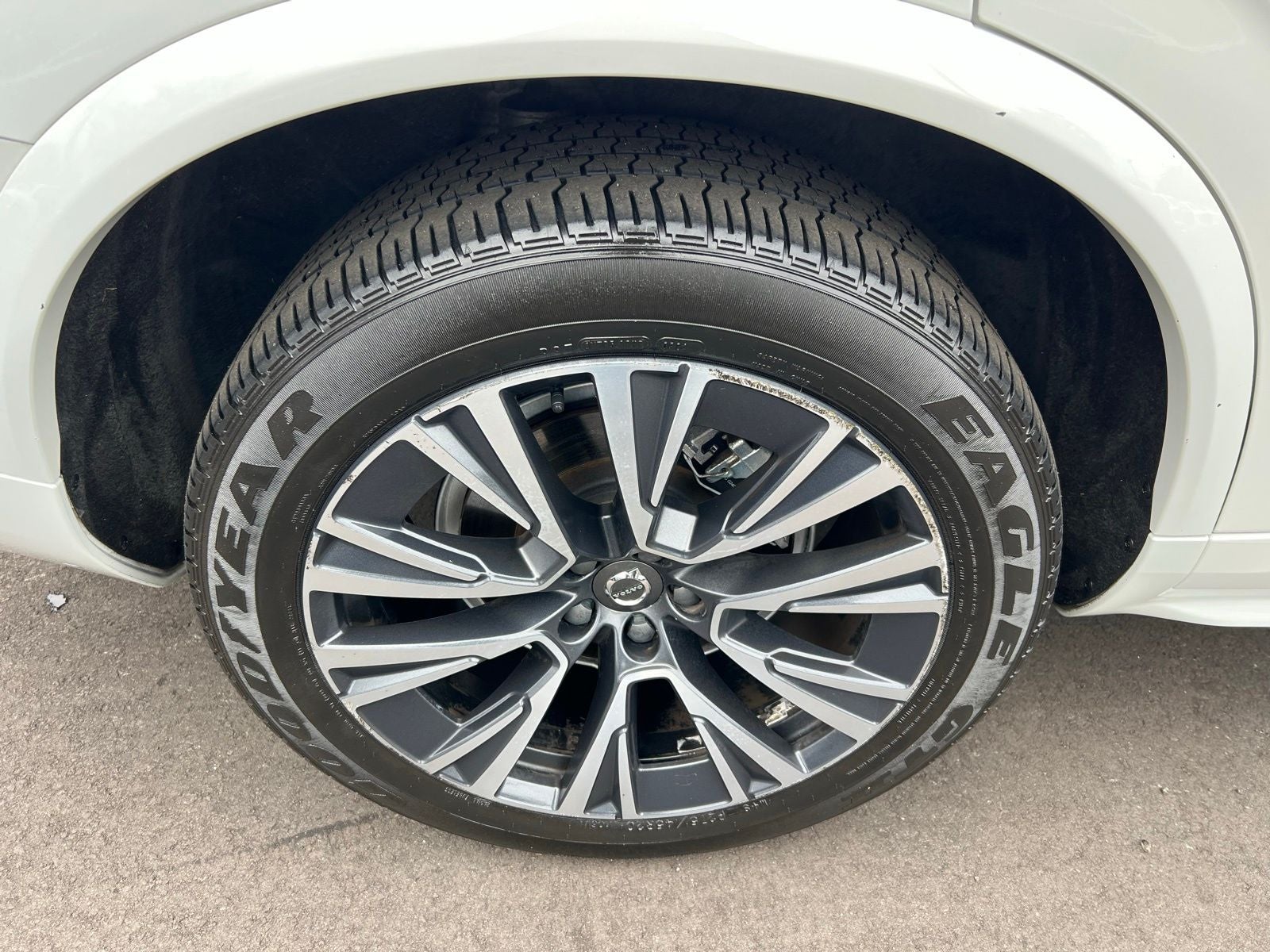 2022 Volvo XC90 T5 Momentum