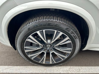 2022 Volvo XC90 T5 Momentum