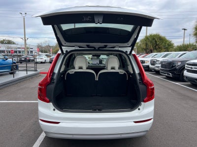 2022 Volvo XC90 T5 Momentum