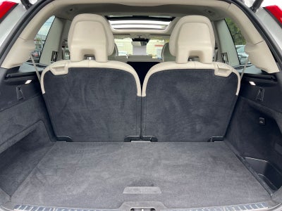 2022 Volvo XC90 T5 Momentum