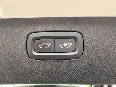 2022 Volvo XC90 T5 Momentum