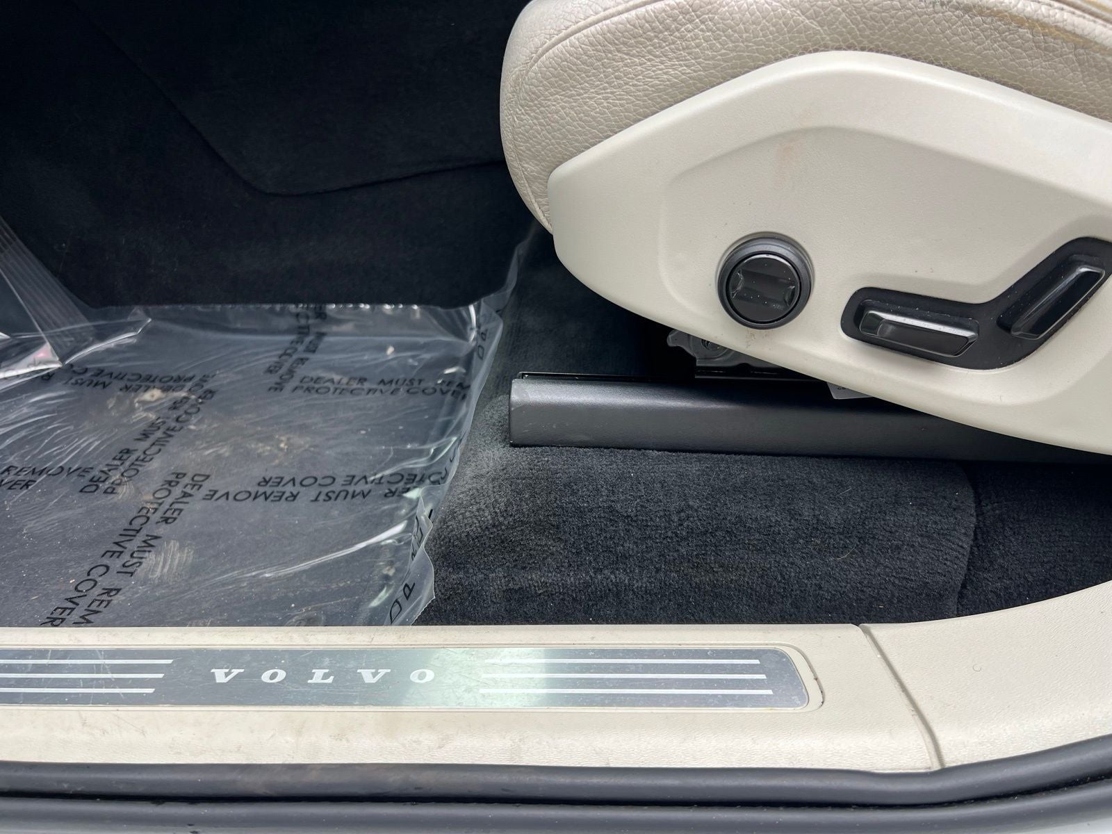 2022 Volvo XC90 T5 Momentum