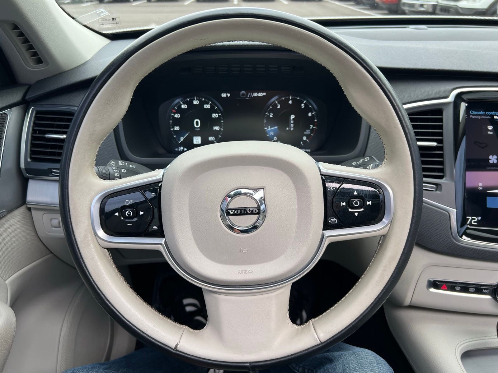 2022 Volvo XC90 T5 Momentum