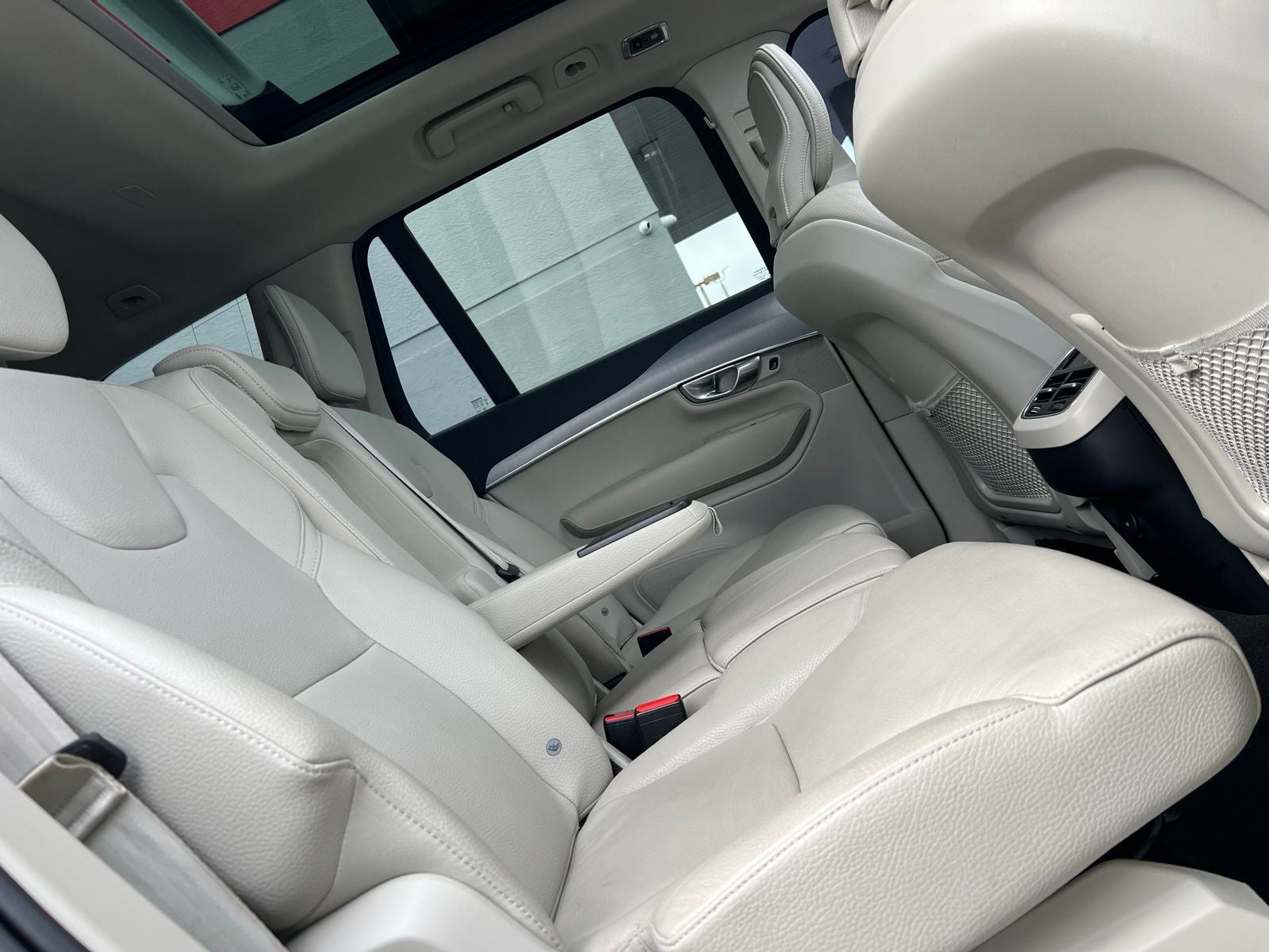 2022 Volvo XC90 T5 Momentum