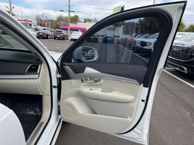 2022 Volvo XC90 T5 Momentum