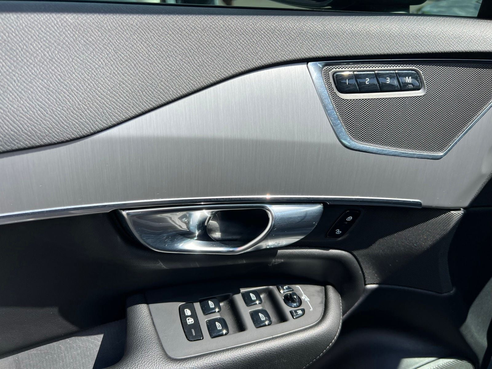 2023 Volvo XC90 B5 Core