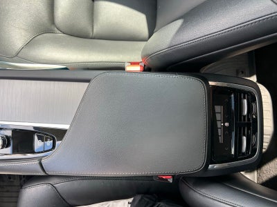 2023 Volvo XC90 B5 Core