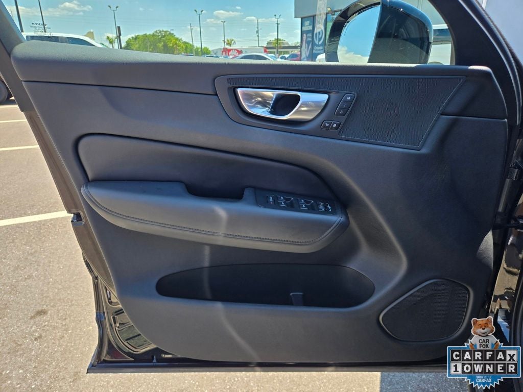 2024 Volvo XC60 B5 Plus Dark Theme