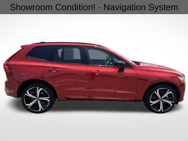 2024 Volvo XC60 B5 Ultimate Dark Theme