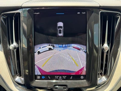 2024 Volvo XC60 B5 Ultimate Dark Theme