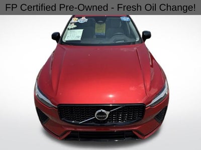 2024 Volvo XC60 B5 Ultimate Dark Theme