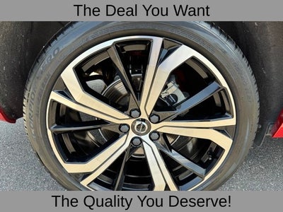 2024 Volvo XC60 B5 Ultimate Dark Theme