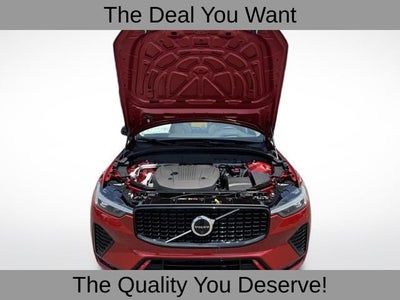 2024 Volvo XC60 B5 Ultimate Dark Theme