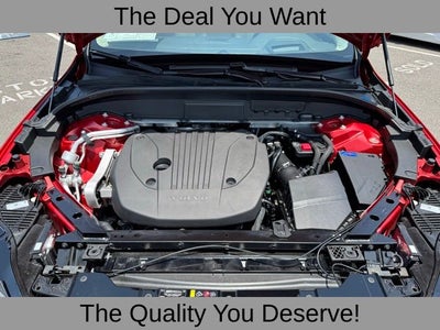 2024 Volvo XC60 B5 Ultimate Dark Theme