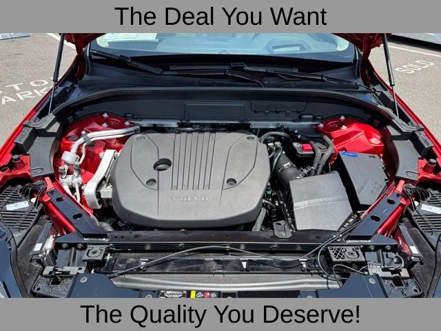 2024 Volvo XC60 B5 Ultimate Dark Theme