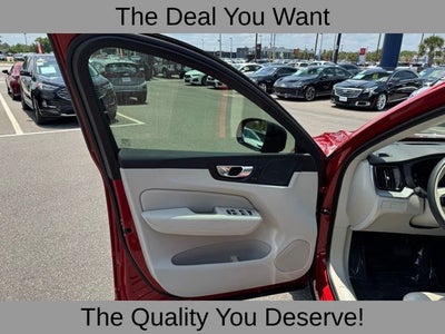 2024 Volvo XC60 B5 Ultimate Dark Theme