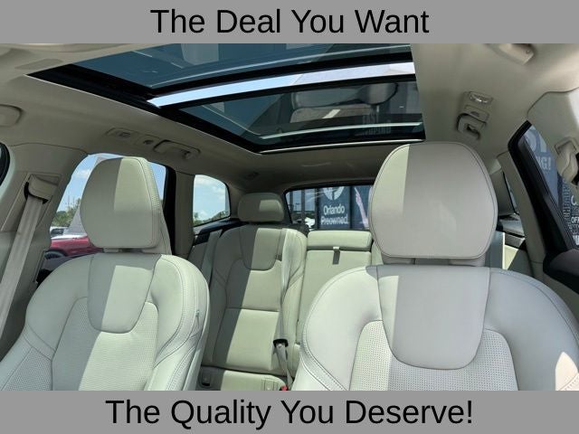 2024 Volvo XC60 B5 Ultimate Dark Theme