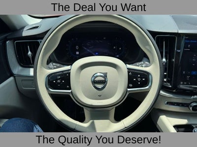 2024 Volvo XC60 B5 Ultimate Dark Theme