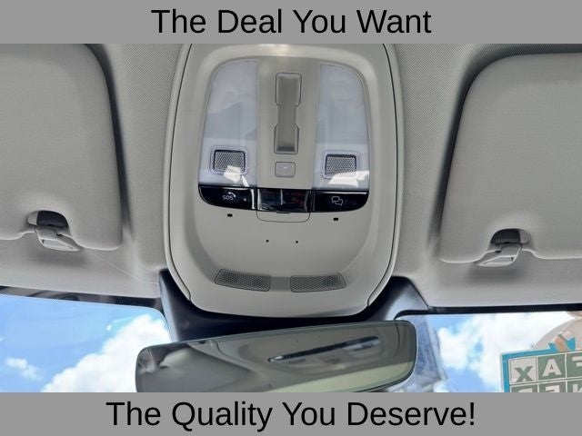 2024 Volvo XC60 B5 Ultimate Dark Theme