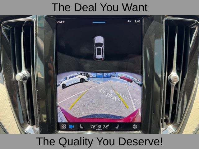 2024 Volvo XC60 B5 Ultimate Dark Theme