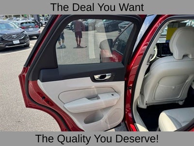 2024 Volvo XC60 B5 Ultimate Dark Theme