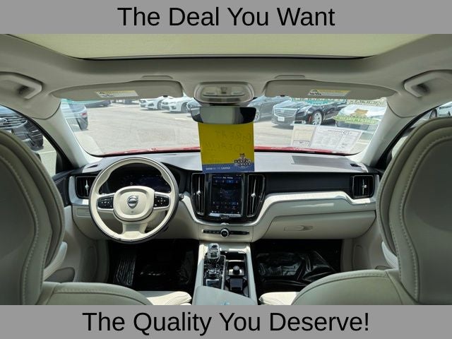 2024 Volvo XC60 B5 Ultimate Dark Theme